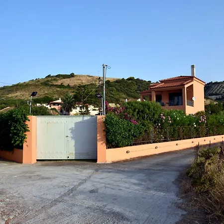 Eliza 2 Bedroom Sunny House With Sea View *