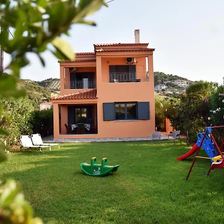 Eliza 2 Bedroom Sunny House With Sea View