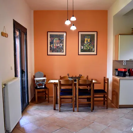 Eliza 2 Bedroom Sunny House With Sea View Mourteri
