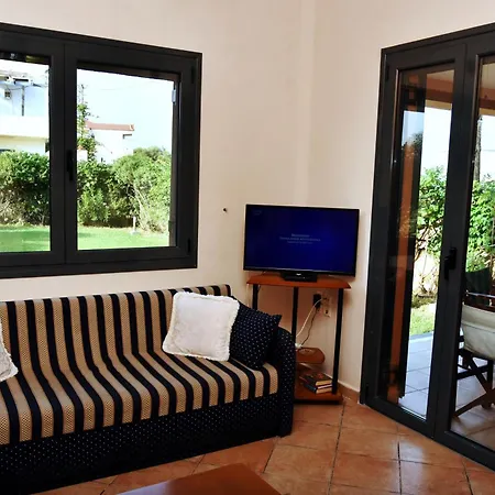 Eliza 2 Bedroom Sunny House With Sea View Casa de Férias *