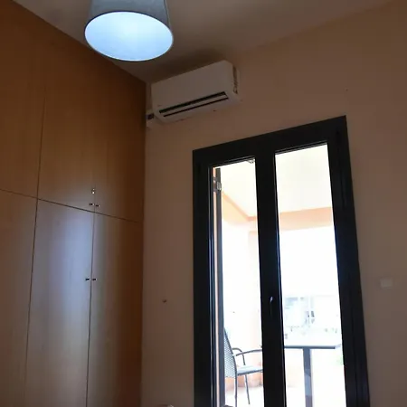 Eliza 2 Bedroom Sunny House With Sea View *