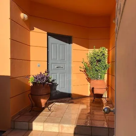 Eliza 2 Bedroom Sunny House With Sea View Mourteri