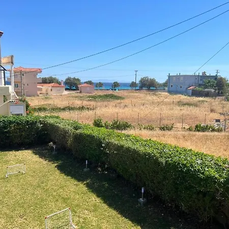 Eliza 2 Bedroom Sunny House With Sea View