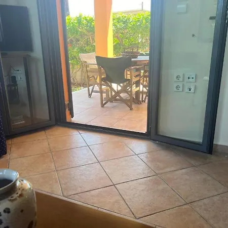 Eliza 2 Bedroom Sunny House With Sea View
