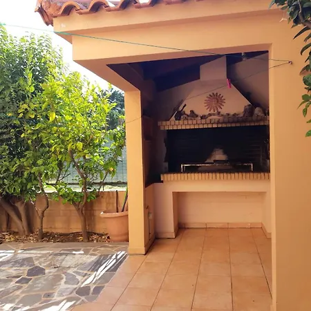Eliza 2 Bedroom Sunny House With Sea View Casa de Férias