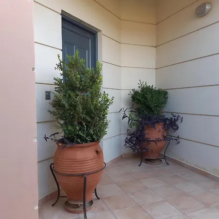 Eliza 2 Bedroom Sunny House With Sea View * Mourteri