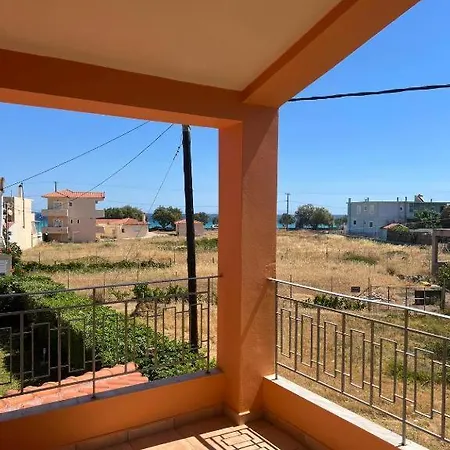 Eliza 2 Bedroom Sunny House With Sea View Casa de Férias *