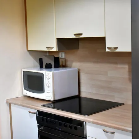 Eliza 2 Bedroom Sunny House With Sea View *