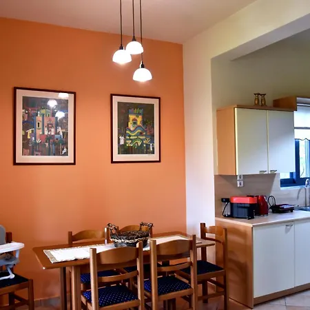Eliza 2 Bedroom Sunny House With Sea View Casa de Férias