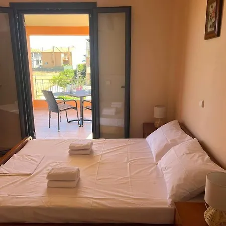 Eliza 2 Bedroom Sunny House With Sea View *
