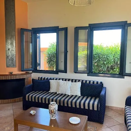 Eliza 2 Bedroom Sunny House With Sea View Casa de Férias *
